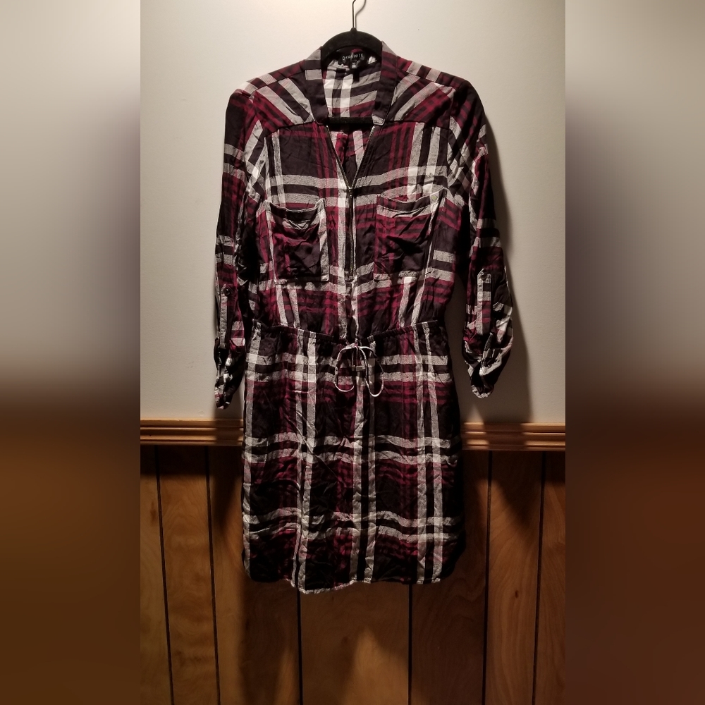 🍁🌺Dynamite plaid front zip shirt dress with double front pockets and tie